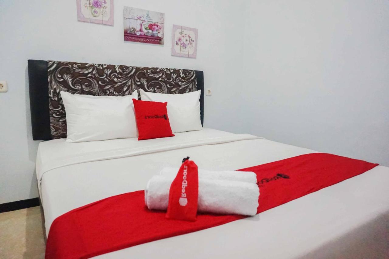 Reddoorz Near Velodrome Malang 2 Hotel Ngadipuro Ngoại thất bức ảnh