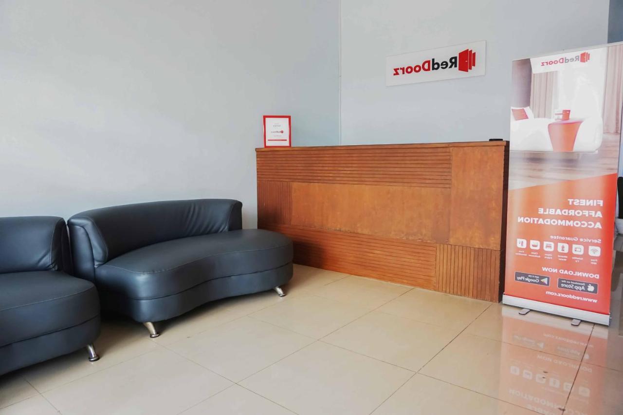 Reddoorz Near Velodrome Malang 2 Hotel Ngadipuro Ngoại thất bức ảnh